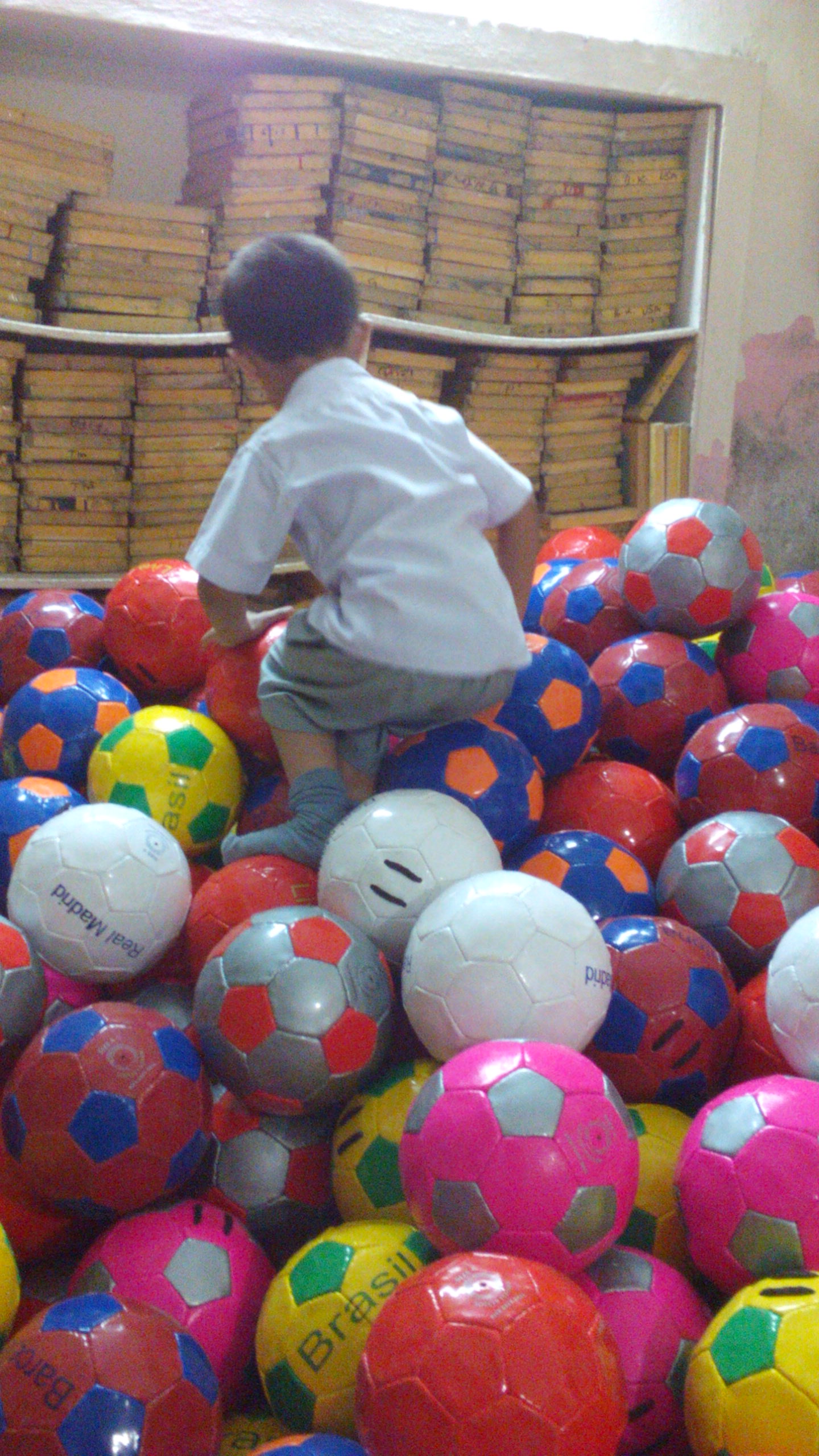 PROMOTIONAL MEDICINAL BALLS & MEDICINE BALLS